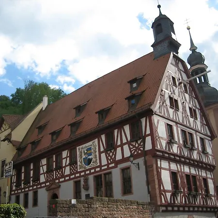 Falkenweg Apartman *